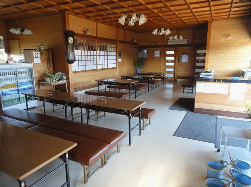 久保山墓地かるべ茶屋・店舗内